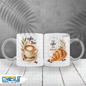 طرح لایه‌باز ماگ قهوه و کروسان با نوشته
